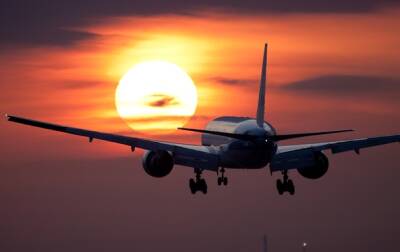 В Польше аварийную посадку совершил Boeing 777, летевший из Дубая - korrespondent.net - Украина - Польша - Варшава