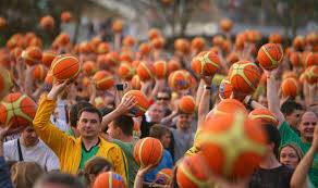 Гитанас Науседа - В Каунасе – празднование столетия литовского баскетбола, открытие скульптуры Нейсмиту - obzor.lt - Литва