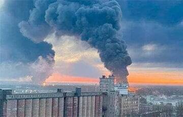 Руслан Левиев - Масштабные пожары в Брянске: кроме нефтебазы горят объекты на территории военной части - charter97.org - Белоруссия - Брянск