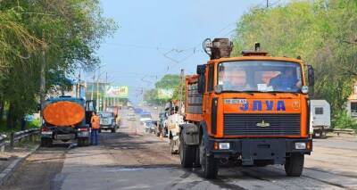 В Луганске за неделю заасфальтировали две центральные улицы. Еще на 15 улицах — ямочный ремонт - cxid.info - Луганск