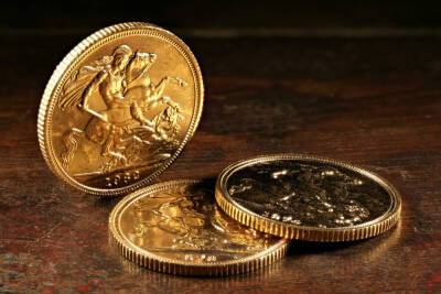 Трое иерусалимцев пытались провезти контрабандой 8 кг золотых монет - news.israelinfo.co.il - Англия - Эмираты - Восточный Иерусалим