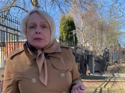 Швеция - В Швеции уроженка РФ топталась по флагу Украины и нагрубила украинке. Россиянку уволили с работы - gordonua.com - Россия - Украина - Санкт-Петербург - Швеция - Стокгольм