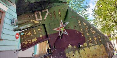 В центре Киева установили часть российского самолета, предположительно обстреливавшего жилой дом в Ирпене - nv.ua - Россия - Украина - Киев - Ирпень - Киев