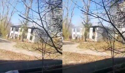 В Тюмени загорелся расселенный дом на улице Менжинского - nashgorod.ru - Тюмень