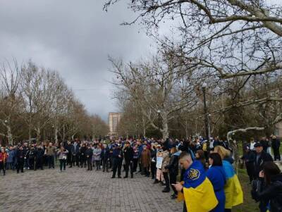 Люди наглядно показали оккупантам, почему Херсон остается Украиной: эффектные кадры митинга - politeka.net - Украина - Киевская обл. - Луганская обл. - Херсон - Херсонская обл. - Херсон