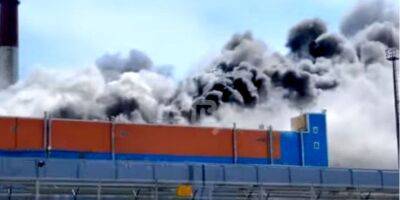 Еще один «хлопок»: в РФ вспыхнул масштабный пожар на Сахалинской электростанции — видео - nv.ua - Россия - Украина - Сахалин - Дальний Восток