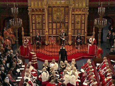 Борис Джонсон - принц Уильям - Елизавета II - принц Чарльз - принц Филипп - Принц Чарльз впервые заменил Елизавету II на церемонии открытия парламента: казался эмоциональным - unn.com.ua - Украина - Киев - Англия - Великобритания