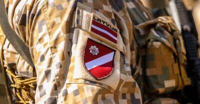 Ночью на Лиепайсском шоссе приземлился военный самолет НАТО - rus.delfi.lv - Рига - Латвия