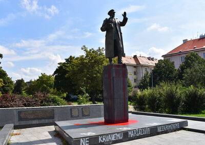 Вандалы осквернили памятник маршалу Коневу в Праге - vinegret.cz - Украина - Московская обл. - Чехия - Прага - Чсср