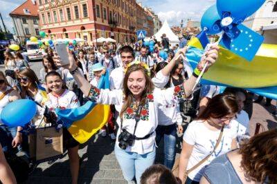В Польше растет количество вакансий для украинцев - enovosty.com - Россия - Украина - Польша