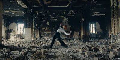 Эда Ширана - Эд Ширан - Тарас Тополь - Бальные танцы на руинах в Ирпене. Антитела представили клип на песню 2Step / Сирени обірвали наш сон, созданную совместно с Эдом Шираном - nv.ua - Россия - Украина - Англия
