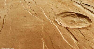 Царапины от "когтей" на Марсе. Астрономы показали необычные разломы на Красной планете (фото) - focus.ua - Украина