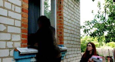 Женщина заставляла 11-летнюю дочь мародерить: кража попала на камеру видеонаблюдения - politeka.net - Украина - Киевская обл.
