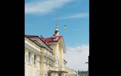 Над вокзалом Херсона подняли флаг Украины - korrespondent.net - Россия - Украина - Крым - Херсон - Евпатория - Херсон