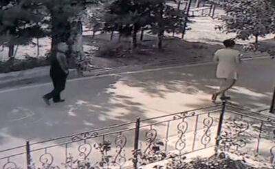 На Юнусабаде насильник в подъезде напал на 17-летнюю девочку. Камеры зафиксировали преступника - podrobno.uz - Узбекистан - Ташкент