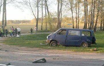 В Ляховичском районе автомобиль ГАИ столкнулся с микроавтобусом - charter97.org - Белоруссия - район Ляховичский