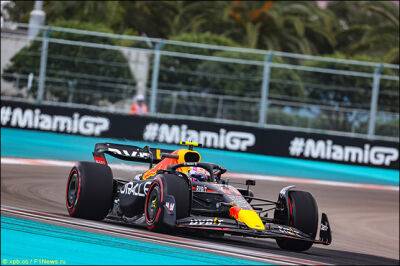 Серхио Перес - Серхио Перес быстрее всех в третьей тренировке - f1news.ru