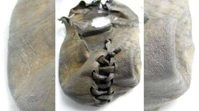 Норвегия - Из норвежского ледника извлекли обувь 3000-летней давности - lenta.ua - Норвегия - Украина