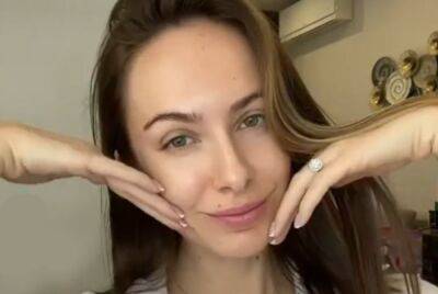 Владимир Остапчук - Жена ведущего "Маски" Остапчука показала, как выглядела до ношения брекетов: "Я вас обещала насмешить..." - politeka.net - Украина - Лондон