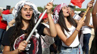 Эммануэль Макрон - Ливан: протесты из-за морских границ - ru.euronews.com - США - Украина - Италия - Израиль - Румыния - Ливан