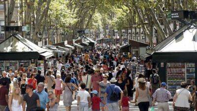 Власти Барселоны начинают борьбу с невыносимым шумом, производимым туристами - lenta.ua - Украина - Венеция - Барселона