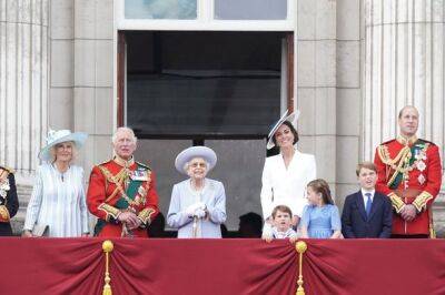 Елизавета Іі - 70 лет с момента коронации Елизаветы II: в Лондоне состоялся военный парад - unn.com.ua - Украина - Киев - Англия - Лондон