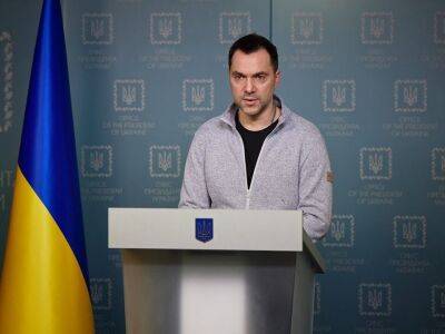 Владимир Путин - Дмитрий Гордон - Александр Лукашенко - Алексей Арестович - Арестович: Лукашенко приходится высиживать на трех стульях одновременно, но он подмигивает украинцам: "Я с вами" - gordonua.com - Россия - Украина - Белоруссия - Польша