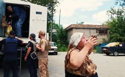 Рятувальники завезли до Лисичанська ліки, воду та продукти, - ЛОДА - vchaspik.ua - Украина - місто Лисичанськ