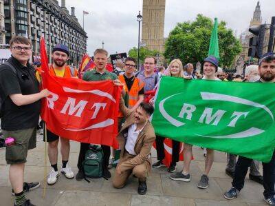 В Великобритании началась крупнейшая за 30 лет забастовка на железных дорогах - rbnews.uk - Англия