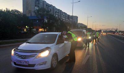 В Тюмени на улице Монтажников инспекторы выявили девушку с признаками опьянения - nashgorod.ru - Тюмень
