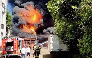 В Москве вспыхнул масштабный пожар: слышны взрывы - charter97.org - Москва - Белоруссия