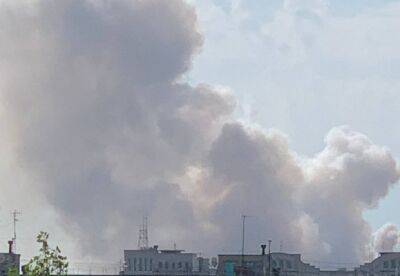 Днепр накрыло черное облако дыма после мощного взрыва: стало известно, что горит (видео) - facenews.ua - Украина - Днепропетровская обл.