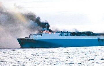 В Японском море сгорело российское судно с 570 авто на борту - charter97.org - Россия - Белоруссия - Япония - Владивосток - Сьерра Леоне