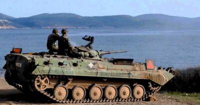 Греция - БМП, снаряды, Stinger: Греция передает Украине рекордное количество оружия - focus.ua - Украина - Греция