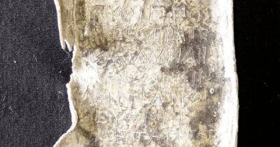 В Афинах археологи нашли 2500-летний колодец с проклятиями (фото) - focus.ua - Украина - Афины - Греция