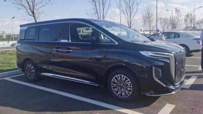 В Китае представлен роскошный минивэн от концерна FAW - usedcars.ru - Китай