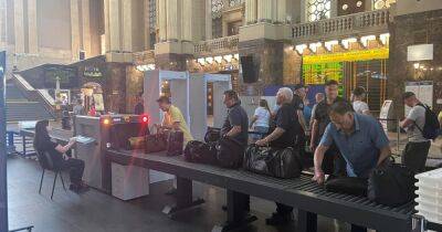 На киевском вокзале установили металлоискатели для проверки пассажиров и багажа (ФОТО) - dsnews.ua - Украина - Киев