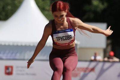 Александра Трусова - Александр Трусов - Трусова рассказала, что сложнее – прыгнуть четверной лутц или на четыре метра в длину - sport.ru