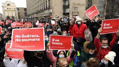 Владимир Путин - Сергей Собянин - Запрет на митинги в Москве не отменят до официального конца пандемии - svoboda.org - Москва