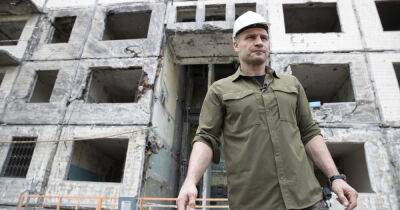 Виталий Кличко - Кличко проверил работы по восстановлению дома на Оболони, в который попала ракета - dsnews.ua - Украина - Киев