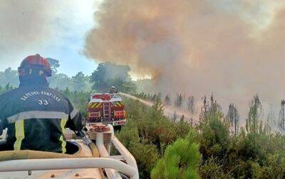 Во Франции - Из-за лесных пожаров во Франции эвакуируют туристов - СМИ - korrespondent.net - Украина - Франция - Испания - Португалия