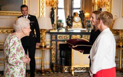 Елизавета II - принц Чарльз - Елизавета Королева - Королева Елизавета вручила награды медикам - korrespondent.net - Украина - Англия - Великобритания