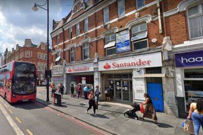 Преступник в форме инкассатора беспрепятственно унес из банка £150 тысяч - rbnews.uk - Лондон - Santander