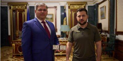 Владимир Зеленский - Сергей Осачук - Поставил первые задачи. Зеленский назначил нового главу Черновицкой ОВА - nv.ua - Россия - Украина - Киев - Черновицкая обл. - Черновцы