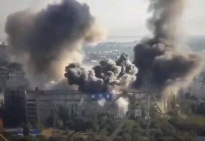 Військові РФ випустили по Миколаєву 10 ракет, які розгатили два найбільші університети міста: перші фото та відео - facenews.ua - Украина - Росія