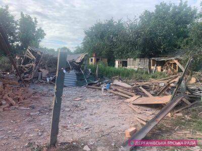 Зруйновані будинки, вибиті шибки, зламані дерева: наслідки ворожих обстрілів у Дергачах (фото) - objectiv.tv - місто Харьков