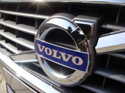 Volvo начала сокращение сотрудников в России - autostat.ru - Россия - Калуга