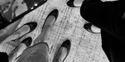 Кейт Мосс - Кэти Холмс - Возвращение классики. «Скучный» обувной тренд для тех, кто готов отказаться от каблуков - nv.ua - Украина - Нью-Йорк