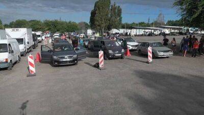 Украинцы возвращаются к семьям - ru.euronews.com - Украина - Запорожье