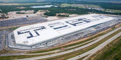 Илон Маск - У Tesla теперь есть четыре автомобильных завода, которые вместе могут производить почти два миллиона машин в год — в 1,6 раза больше, чем в начале года - itc.ua - Украина - Шанхай